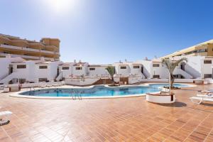 Piscina di Home2Book Ocean Park Cozy Apt with Pool, Adeje o nelle vicinanze