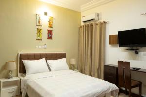 Televisi dan/atau pusat hiburan di Résidence Alphadis