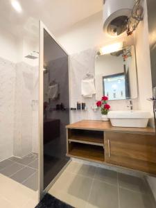 Kamar mandi di Résidence Alphadis +89 foto