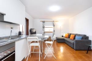 Cucina o angolo cottura di Home2Book Ocean Park Cozy Apt with Pool, Adeje