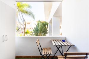 Balcone o terrazza di Home2Book Ocean Park Cozy Apt with Pool, Adeje
