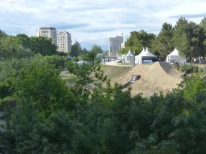 uno skate park con rampa per skateboard in città di Appartement moderne à Montpellier, 45 m², climatisation a Montpellier
