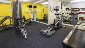 The fitness centre and/or fitness facilities at City Views On Pool Level King Bed Or Twin Share