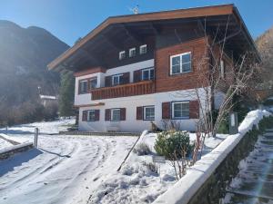 Nespecifikovaný výhled na hory nebo výhled na hory při pohledu z apartmánu