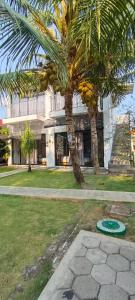 Vườn quanh Mercusuar Resort Jepara
