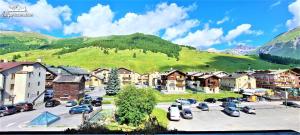 Výhľad na hory alebo výhľad na hory priamo z apartmánu