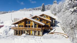 Το ULTIMATE Les Gets Luxury - Above the Clouds with Sauna, Pool etc - Mansion Ensolielle for 15 τον χειμώνα