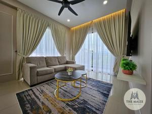 Χώρος καθιστικού στο The Cove Hillside Residence - Grandiose Oasis