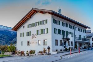 Nespecifikovaný výhled na hory nebo výhled na hory při pohledu z hotelu