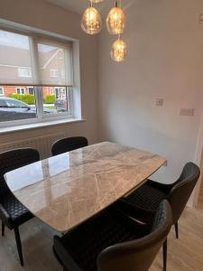 Χώρος καθιστικού στο 3 bedrooms house near Gatwick +6 φωτογραφίες