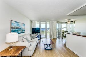TV a/nebo společenská místnost v ubytování Santa Rosa Dunes 1B Condo - 932