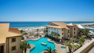 Piscina de la sau aproape de Beach Club Gulf Front 3B Condo - 402