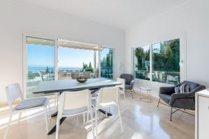 Balkón nebo terasa v ubytování Stunning Villa with Panoramic Views of the Med