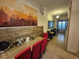 Foto dalla galleria di Authentic Belgrade Centre Hostel - Only Private Rooms, Paid Parking on-site, Mandatory Reservation a Belgrado