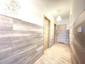 Imagine din galeria proprietății Superior Komputerowa, 4 rooms, 3 bedrooms, Airport-City train, Metro! 24h reception! în Varșovia