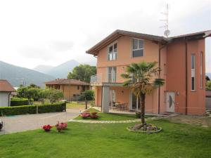 En generel udsigt til bjerge eller udsigt til bjerge taget fra lejligheden