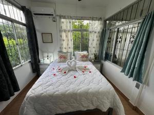 Letto o letti in una camera di Casa Willow Spacious And Relaxing Property
