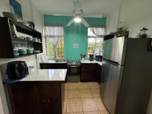 Cucina o angolo cottura di Casa Willow Spacious And Relaxing Property