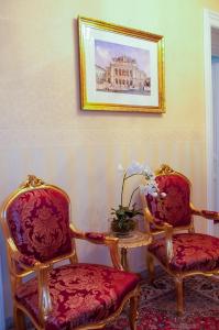 Posezení v ubytování Pension Opera Suites I Self Check In