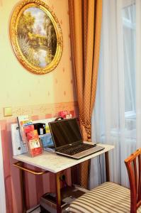 TV a/nebo společenská místnost v ubytování Pension Opera Suites I Self Check In