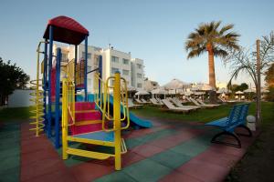 Gallery image of Frixos Suites Hotel Apartments in Larnaca