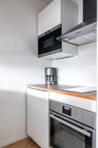 Gallery image of Modern & Central Studio Apartment with Balcony in Lahti +8 photos