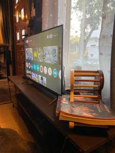 TV a/nebo společenská místnost v ubytování Albania Studio Apartament
