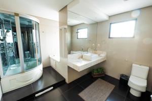 Koupelna v ubytování Olavo Bilac Hotel