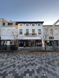 Budova, kde se apartmán nachází + 14 fotografií
