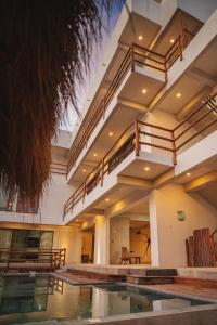 Bazén v ubytování La Familia Casa and Suites nebo v jeho okolí