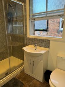 Gallery image of Spacious 2BDR Flat City Centre in Wolverhampton +14 photos