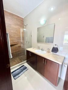 Koupelna v ubytování SERENA Departamento en Marina Platino