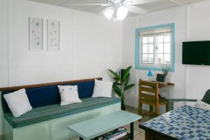TV/trung tâm giải trí tại Candyland Apartment Rentals