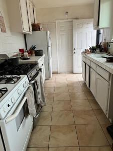 Η κουζίνα ή μικρή κουζίνα στο Timen House +5 φωτογραφίες