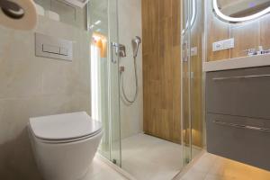 O baie la Premium Apartment - Brama Krakowska - Old Town +27 fotografii