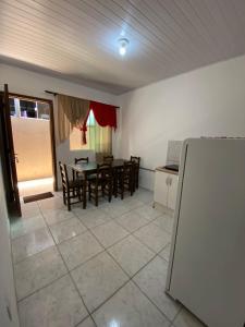 Η κουζίνα ή μικρή κουζίνα στο RESIDENCIAL JOÃO CARLOS casa +28 φωτογραφίες