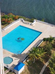 Bazen v nastanitvi oz. blizu nastanitve Lovely 2-2 Condo with the best view of Puerto Rico