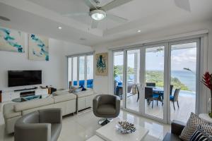 TV/trung tâm giải trí tại Malibu at Pacific Marlin