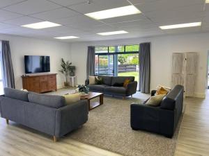 Et opholdsområde på Deluxe 280sqm 3 bedroom with Pool Table - 200m to beach