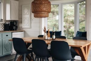 Kuchyň nebo kuchyňský kout v ubytování Chalet Chti - bord de l'eau mont Orford