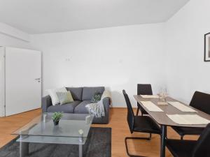 Posezení v ubytování Central Stockerau View 2 BR for 4