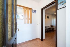 TV a/nebo společenská místnost v ubytování Apartments with parking space Sali, Dugi otok - 910