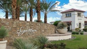 Gambar di galeri bagi Sunset Dreams by VARE Steps Away from PoolSpa Gym PGA West di La Quinta