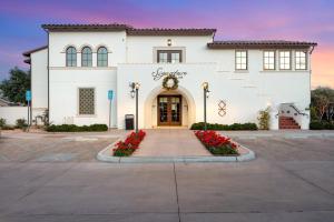 Gambar di galeri bagi Sunset Dreams by VARE Steps Away from PoolSpa Gym PGA West di La Quinta