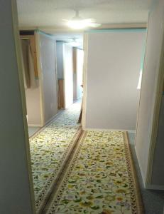 En eller flere senge i et værelse på World Inn むろらん仲間の家 + 77 billeder