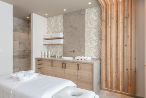 Bilik mandi di Hotel Gurglhof Superior