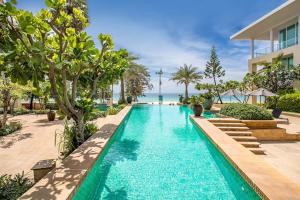 Πισίνα στο ή κοντά στο Karon Seaview Beachfront - 2 BR Apartment At Paradox Residence