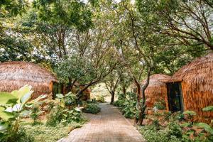 Galeriebild der Unterkunft The Dome Hotel - Caylabne Bay in Ternate