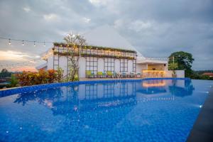 Piscina di RV Hotel Gianyar o nelle vicinanze