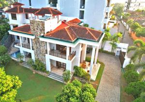 斯里贾亚瓦德纳普拉科特Sandy Bliss Villa的享有房屋的空中景致,